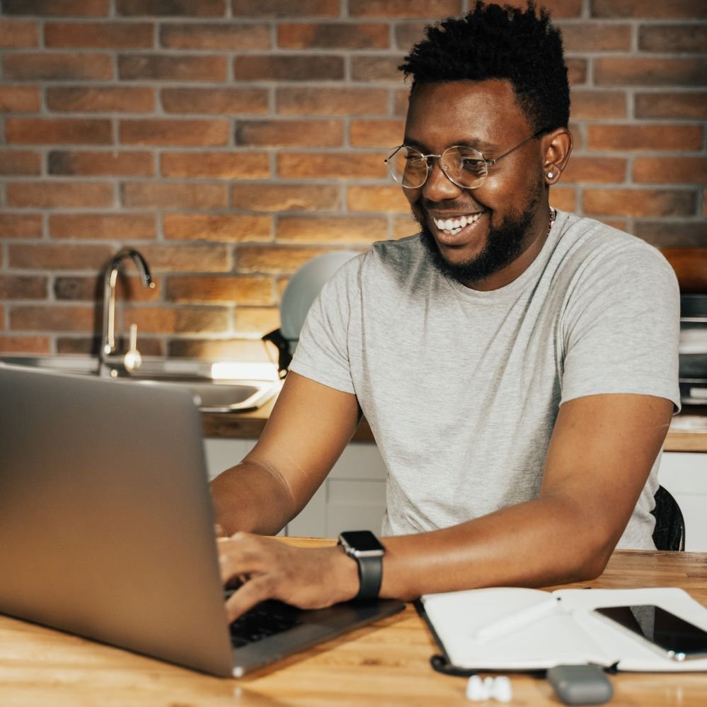 affiliate marketing without a website Photo by Tima Miroshnichenko: https://www.pexels.com/photo/man-using-a-laptop-5198239/
