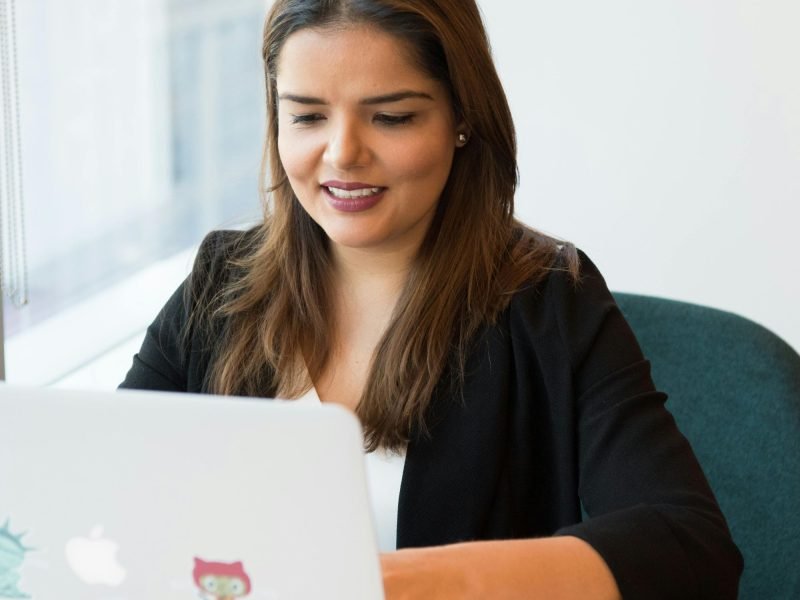 woman searching for pay per lead affiliate programs